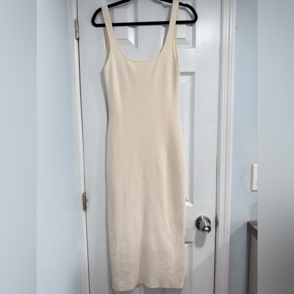 Meshki Off-White Scoop Neck Ribbed Maxi Dress - Picture 8 of 16